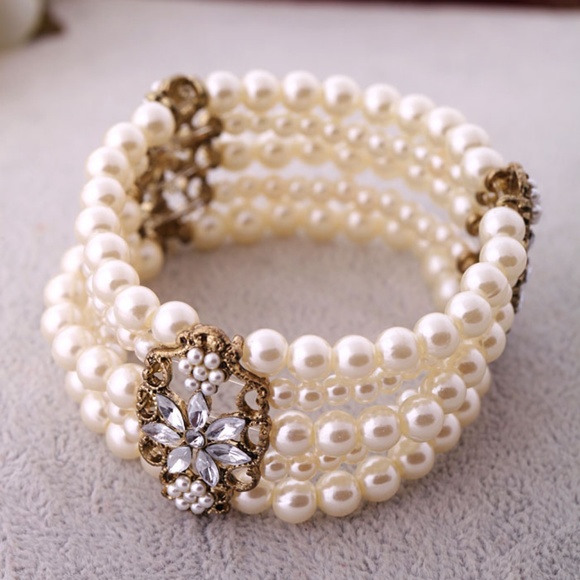 GB5 | Ivory Elastic Vintage Pearl Bracelet - Picture 2 of 4